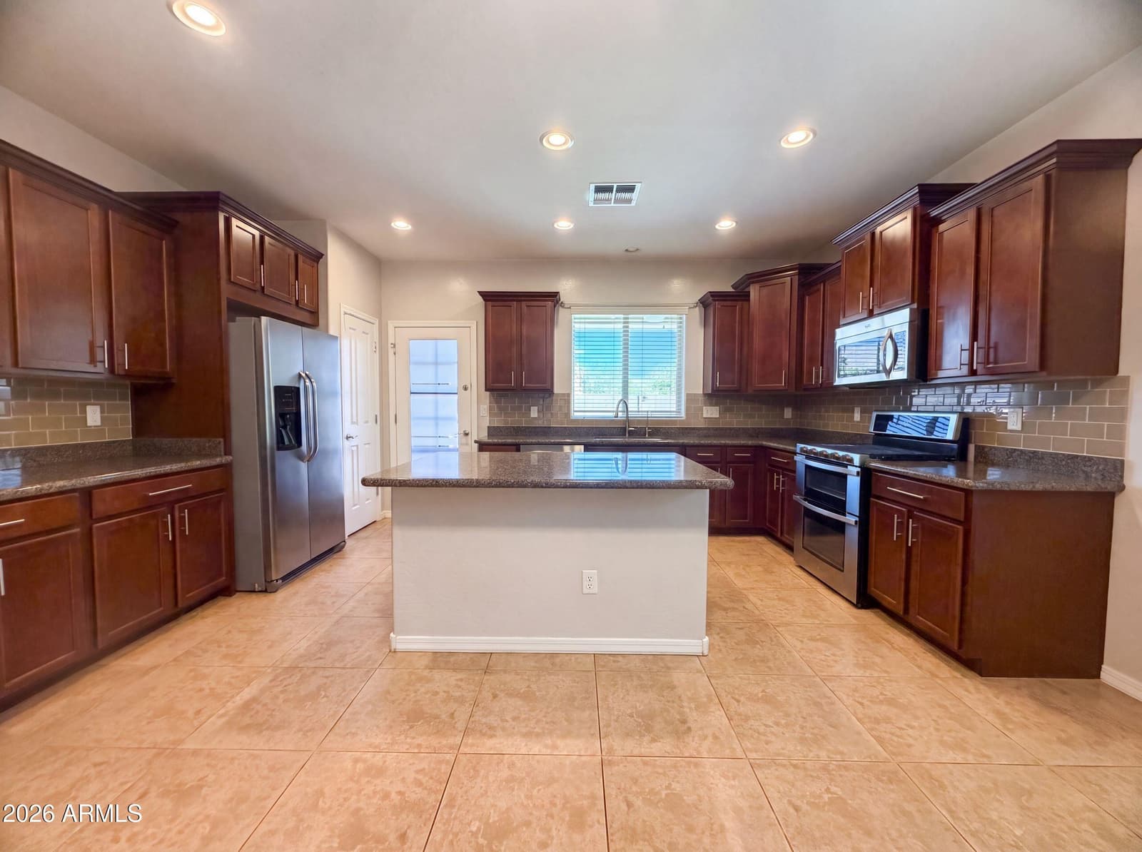 875 W AYRSHIRE Trail, San Tan Valley, AZ 85143 — photo 2 of 17