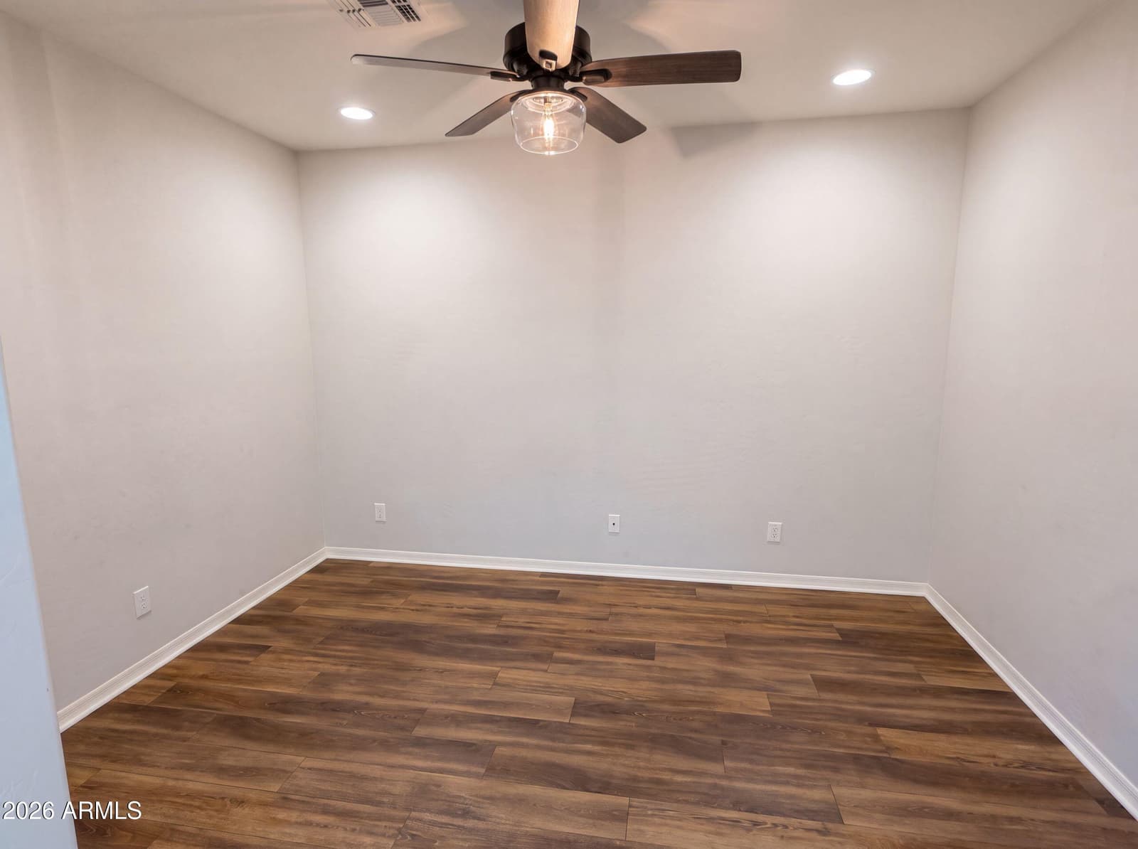 10066 W CASHMAN Drive, Peoria, AZ 85383 — photo 4 of 33