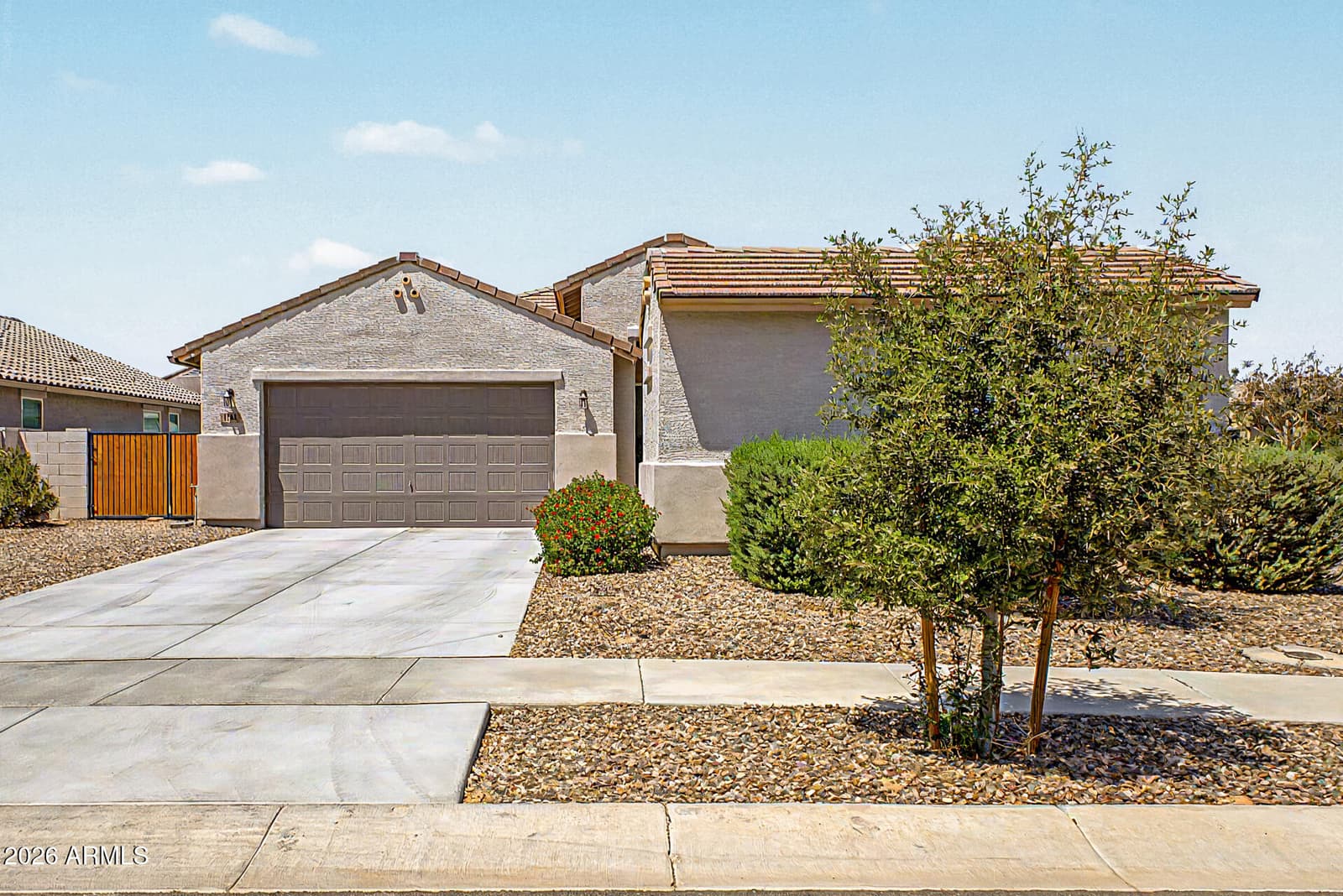 1194 E MEADOWRIDGE Drive, Casa Grande, AZ 85122 — photo 2 of 52