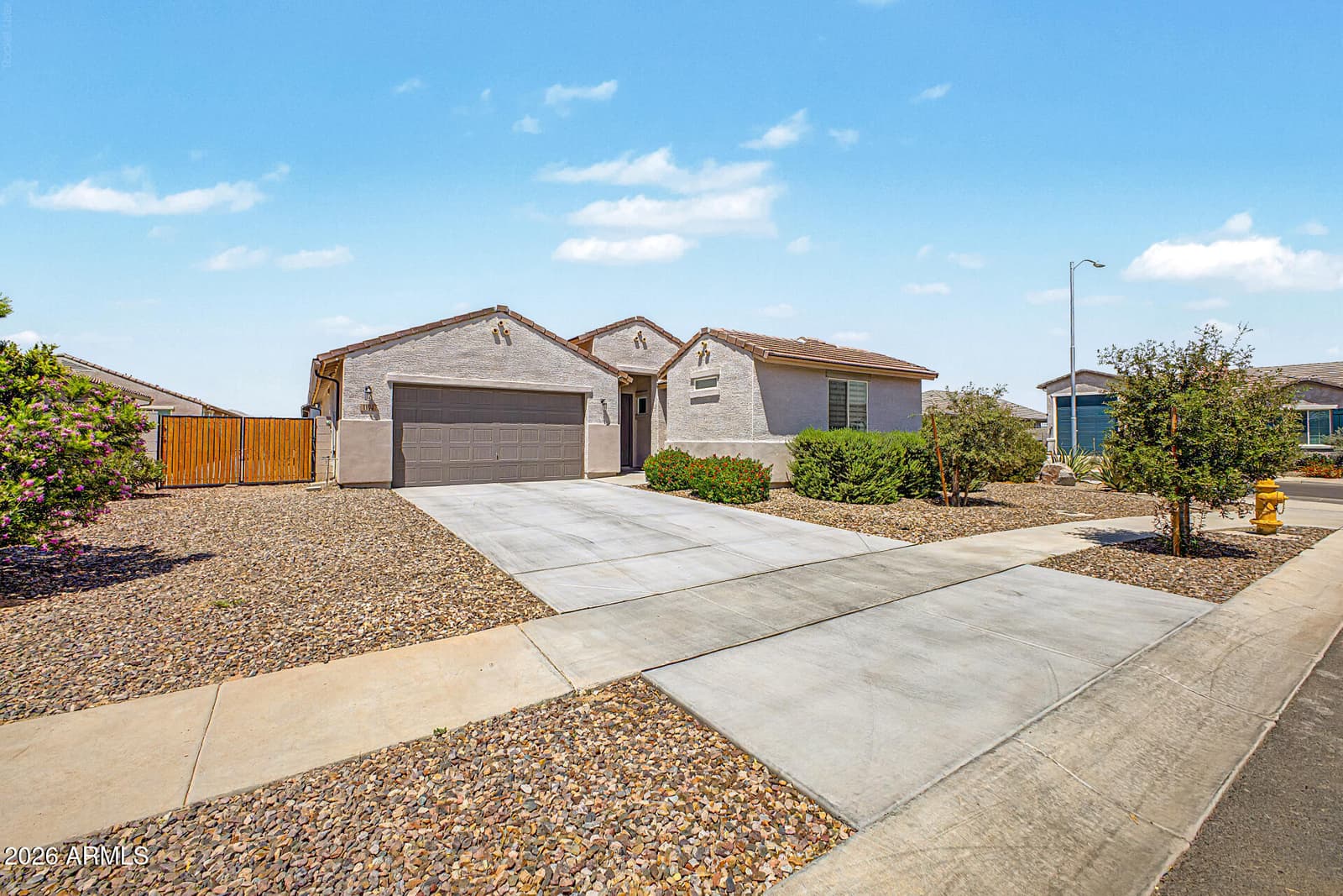 1194 E MEADOWRIDGE Drive, Casa Grande, AZ 85122 — photo 3 of 52