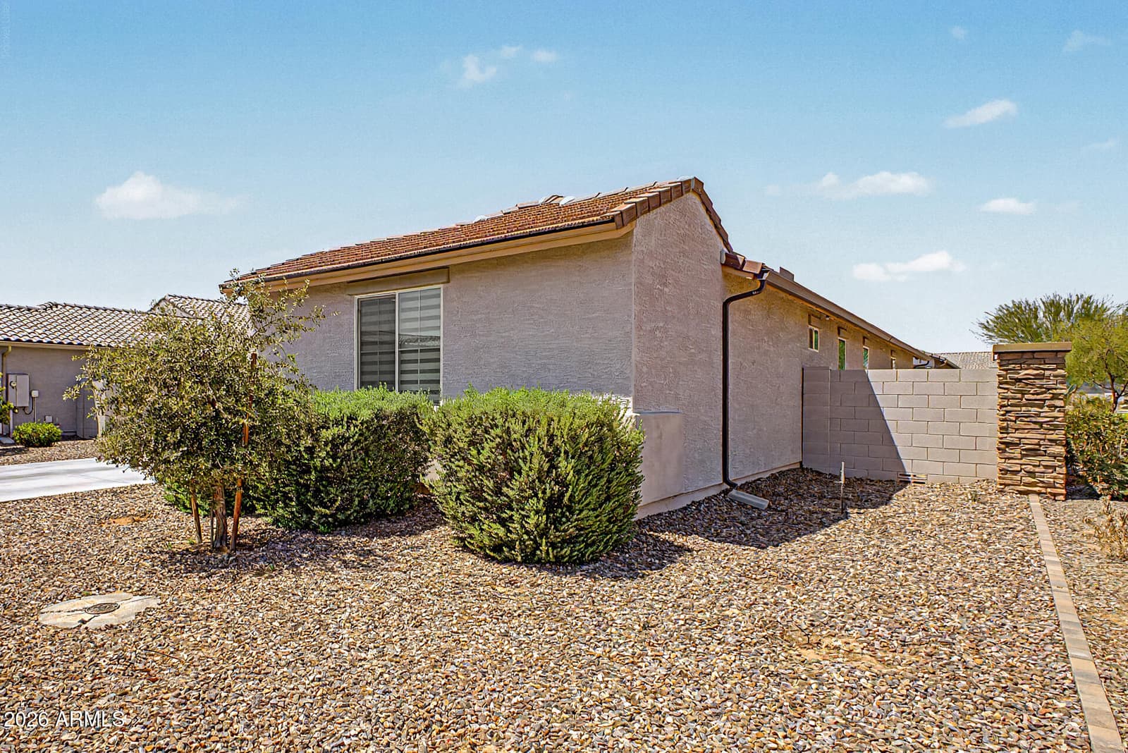 1194 E MEADOWRIDGE Drive, Casa Grande, AZ 85122 — photo 6 of 52