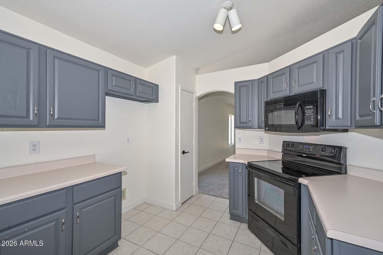 6277 W BLACKHAWK Drive, Glendale, AZ 85308 — photo 9 of 45