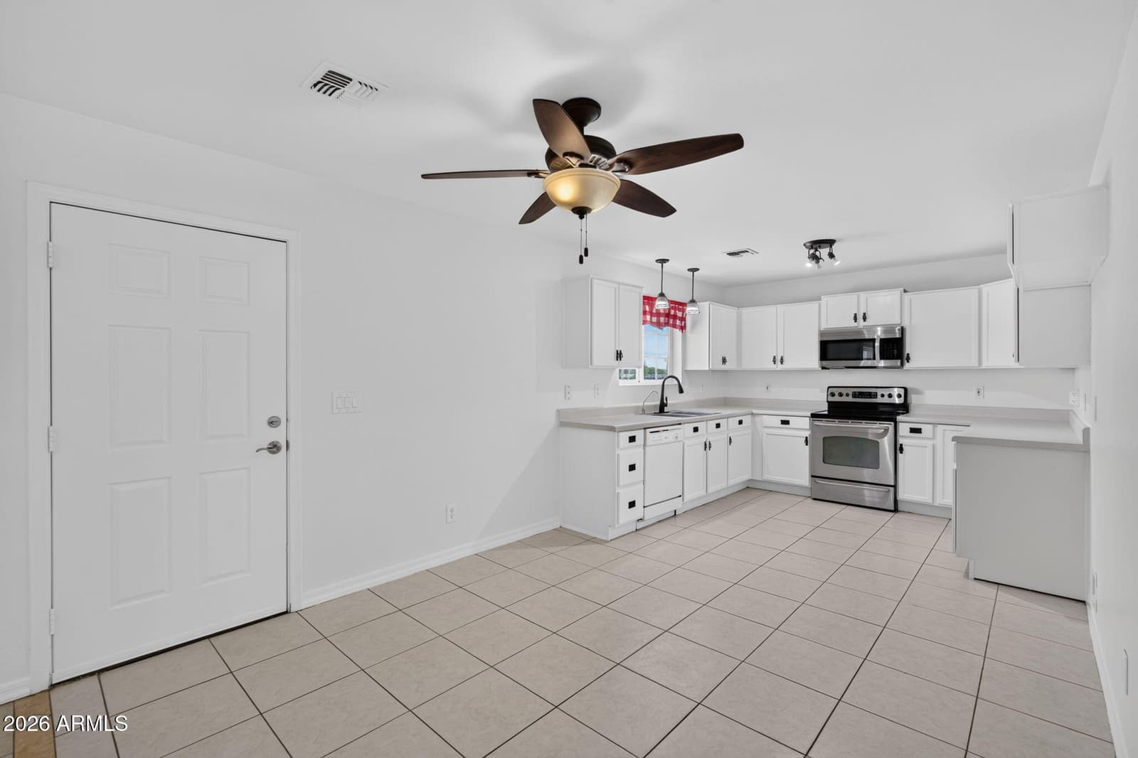6401 E FOX HOLLOW Lane, San Tan Valley, AZ 85140 — photo 11 of 40