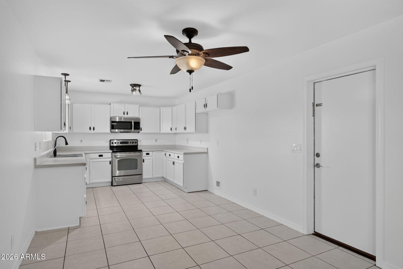 6401 E FOX HOLLOW Lane, San Tan Valley, AZ 85140 — photo 12 of 40