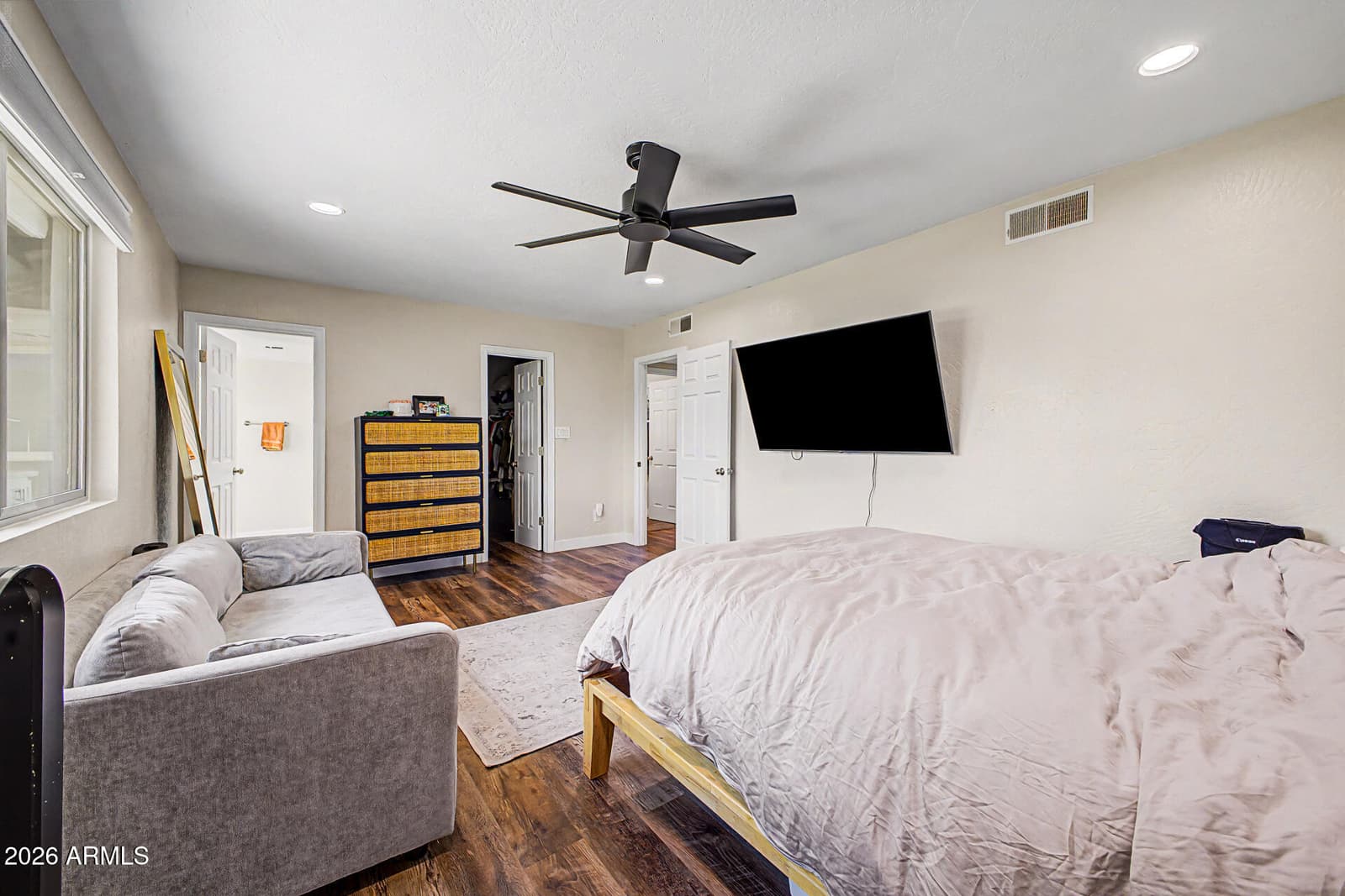 331 W TARO Lane, Phoenix, AZ 85027 — photo 16 of 30