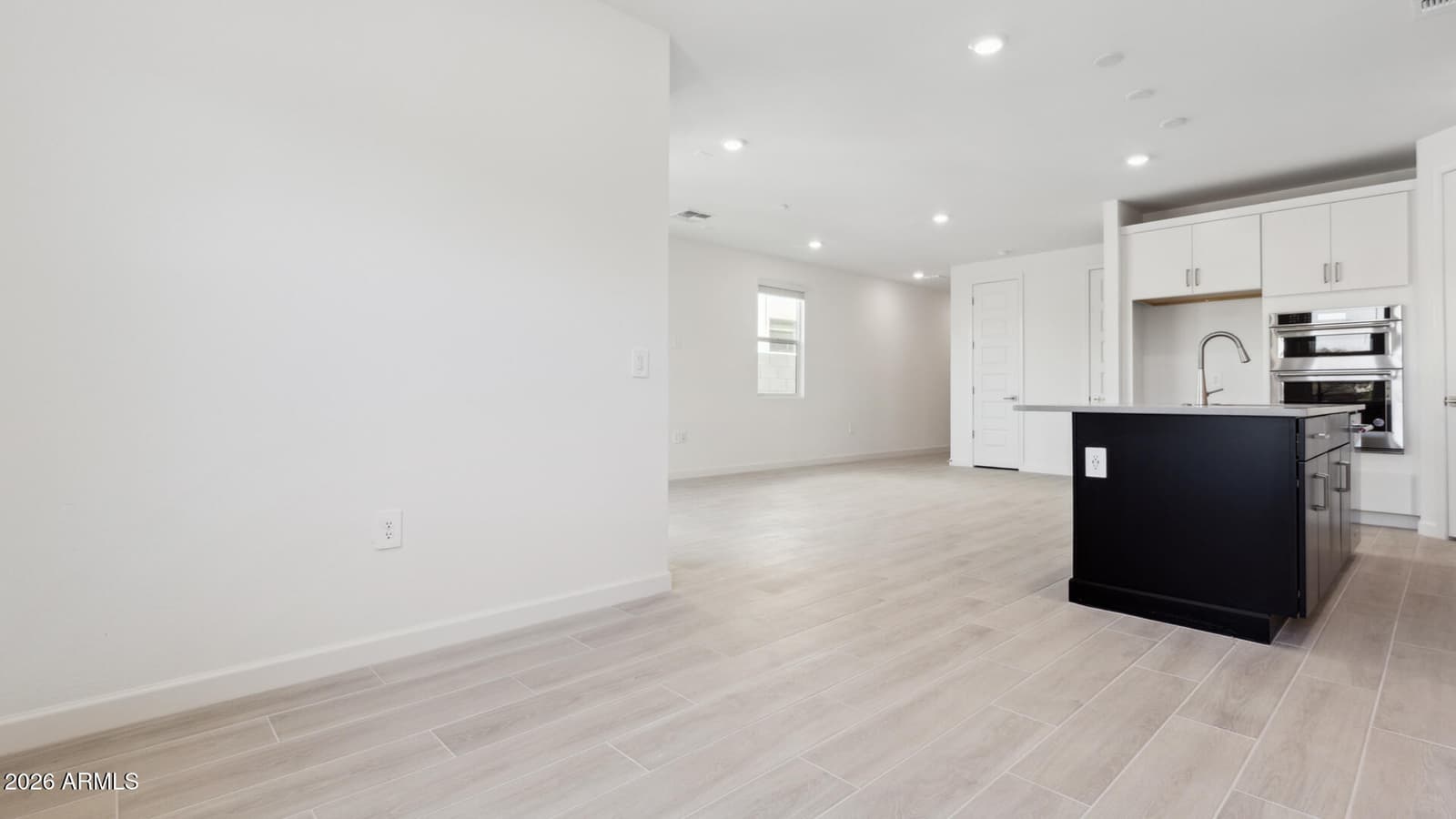 9739 S 12TH Street S, Phoenix, AZ 85042 — photo 8 of 26