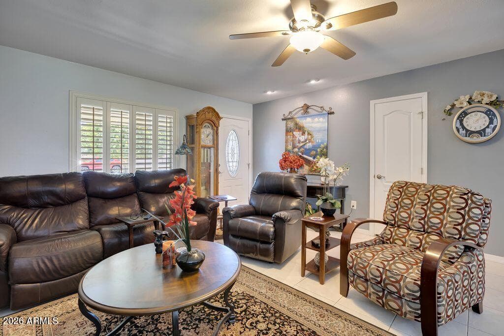 9521 W OAK RIDGE Drive, Sun City, AZ 85351 — photo 5 of 38