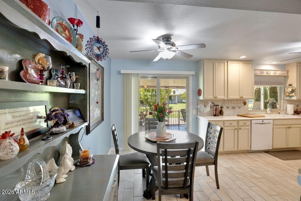 9521 W OAK RIDGE Drive, Sun City, AZ 85351 — photo 7 of 38