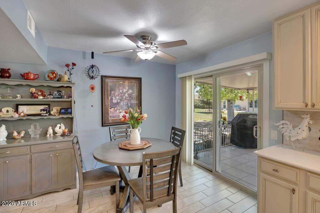 9521 W OAK RIDGE Drive, Sun City, AZ 85351 — photo 8 of 38