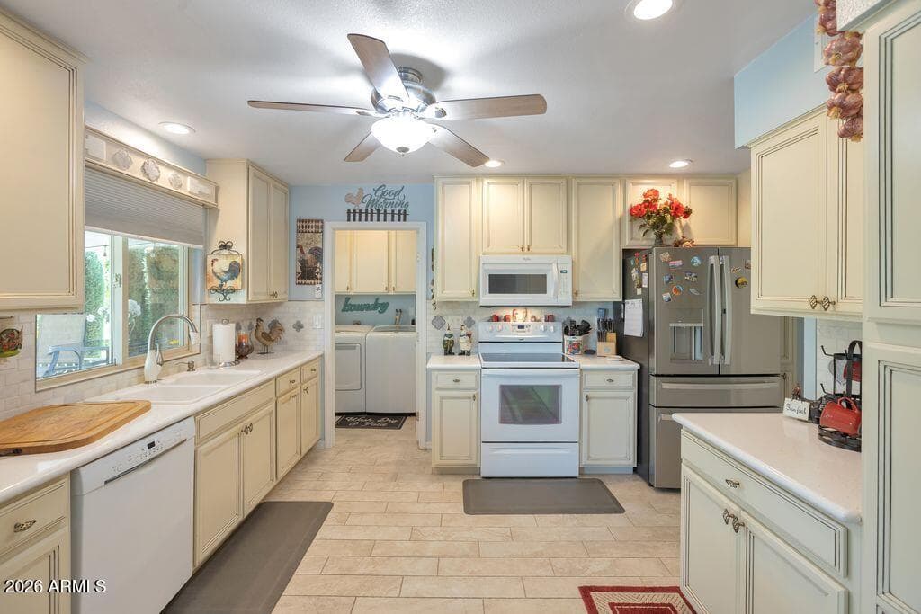 9521 W OAK RIDGE Drive, Sun City, AZ 85351 — photo 11 of 38