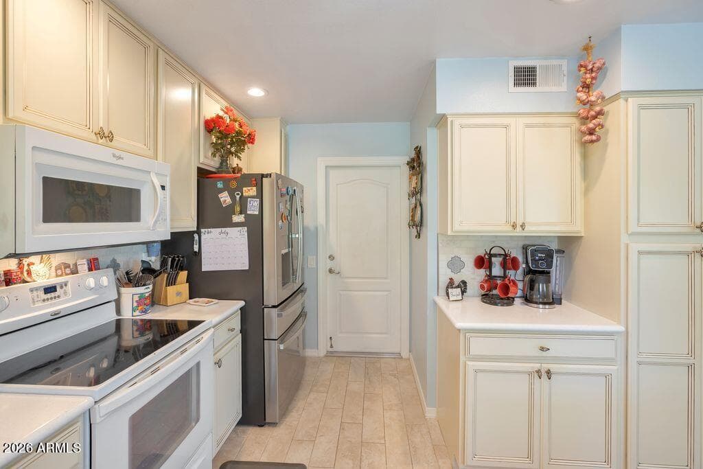 9521 W OAK RIDGE Drive, Sun City, AZ 85351 — photo 13 of 38