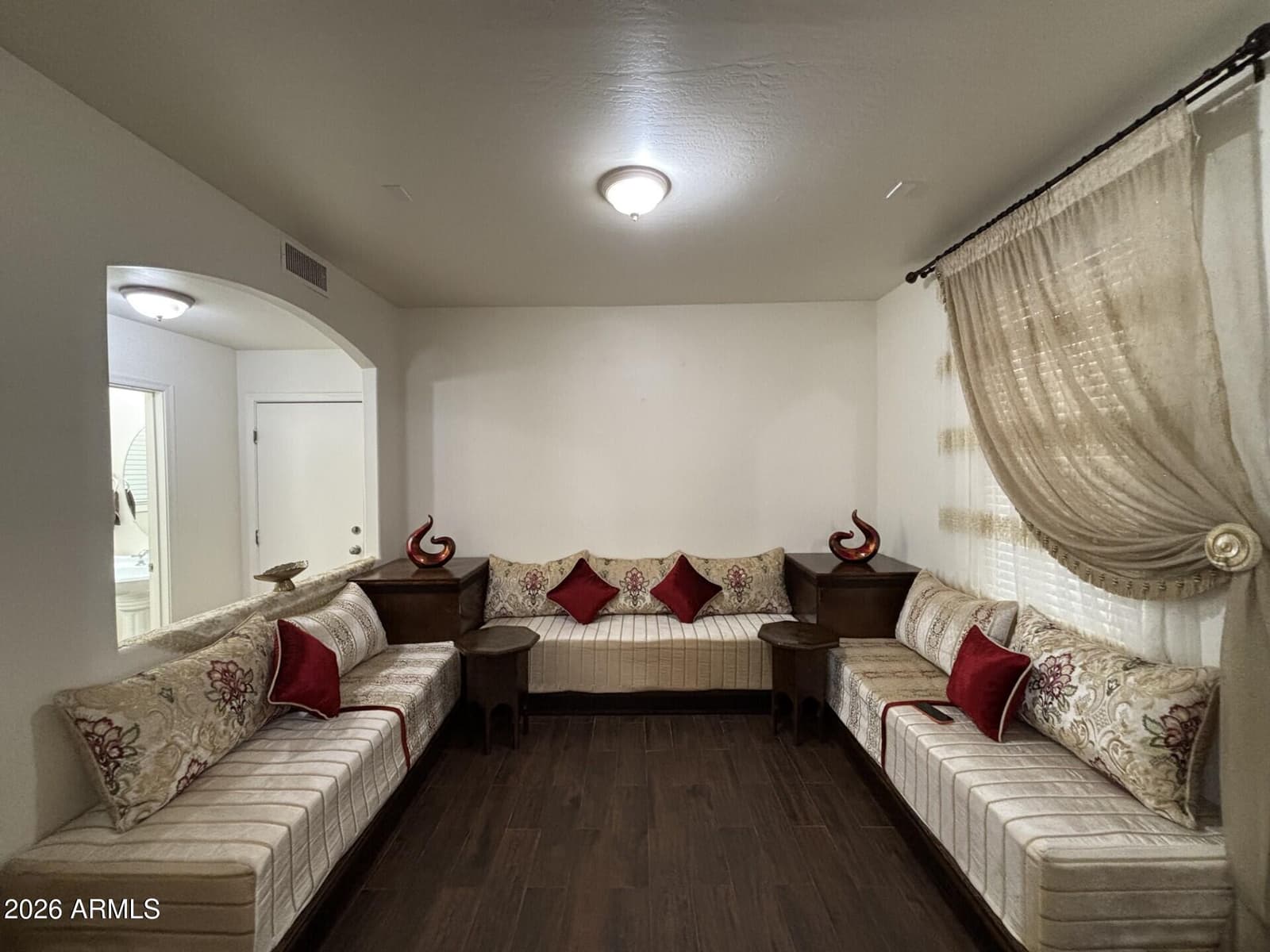 2239 E BOWKER Street, Phoenix, AZ 85040 — photo 4 of 49