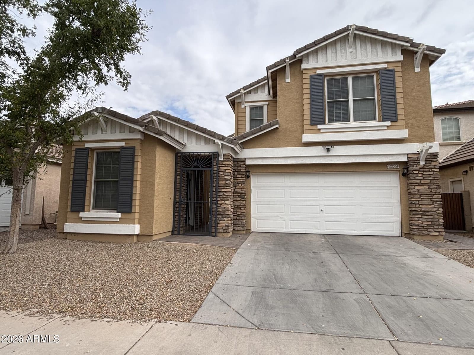 2239 E BOWKER Street, Phoenix, AZ 85040 — photo 2 of 49