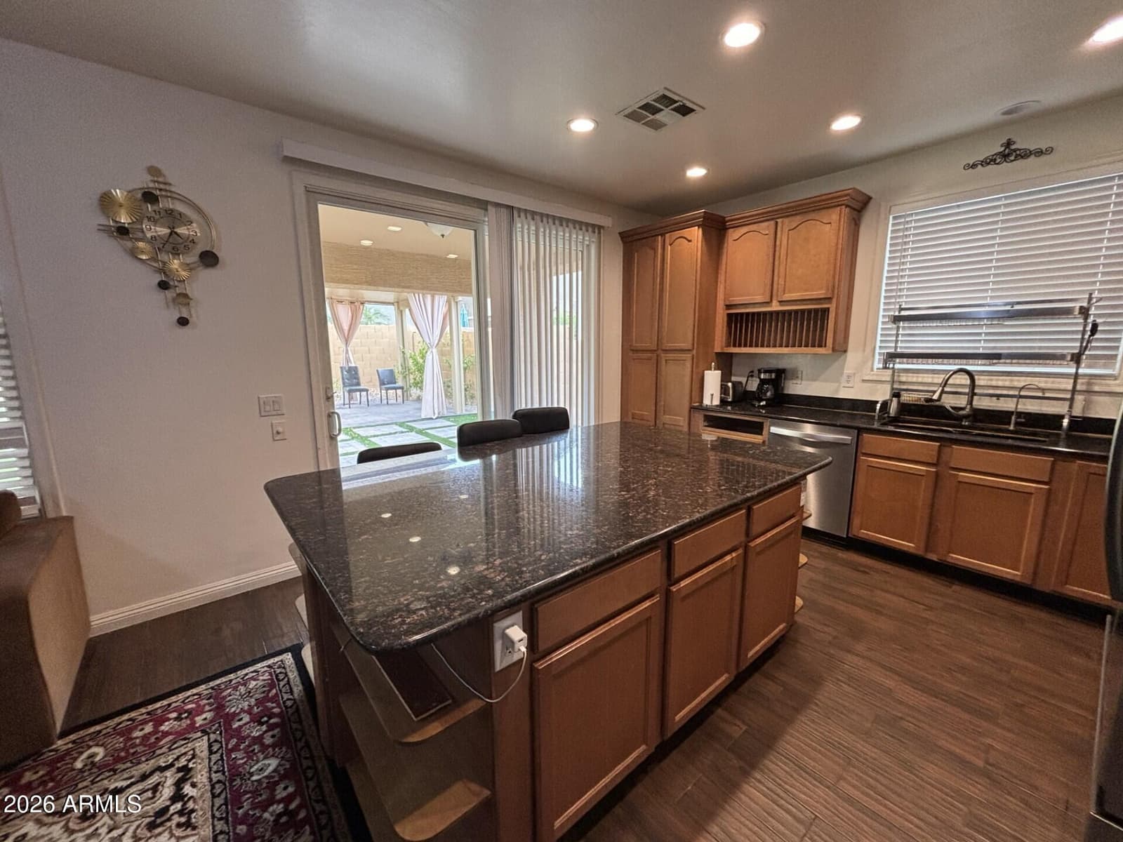 2239 E BOWKER Street, Phoenix, AZ 85040 — photo 10 of 49