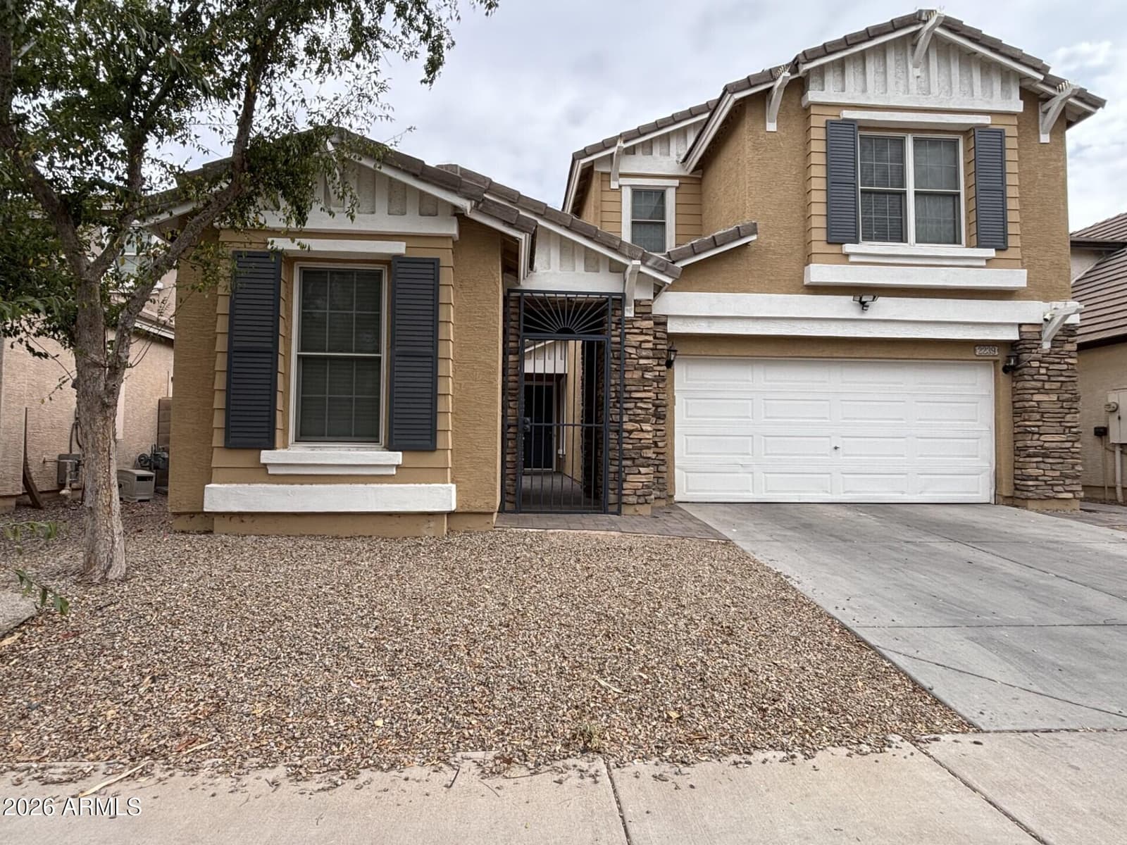 2239 E BOWKER Street, Phoenix, AZ 85040 — photo 1 of 49