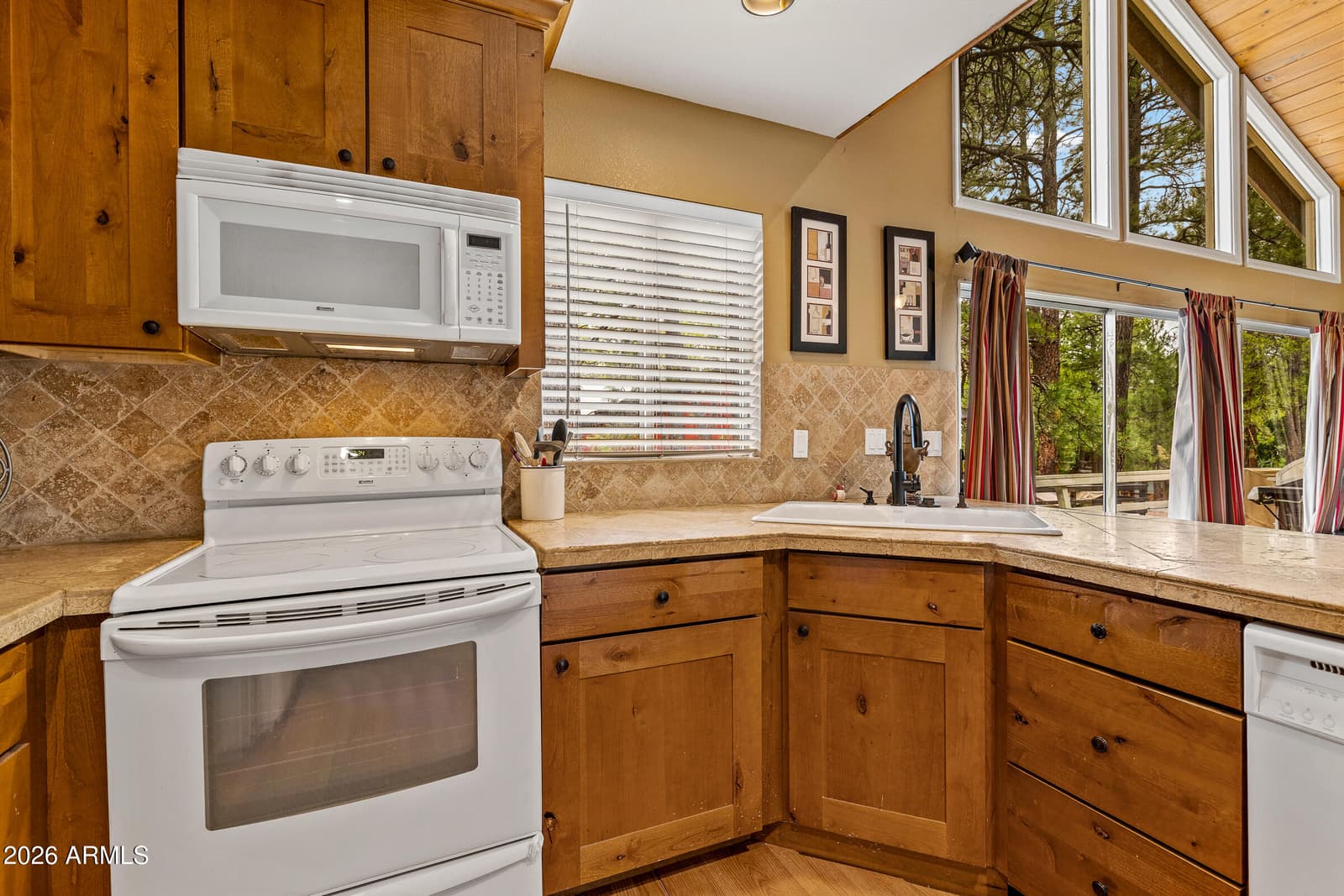 17335 S MESCALERO Drive, Munds Park, AZ 86017 — photo 14 of 29
