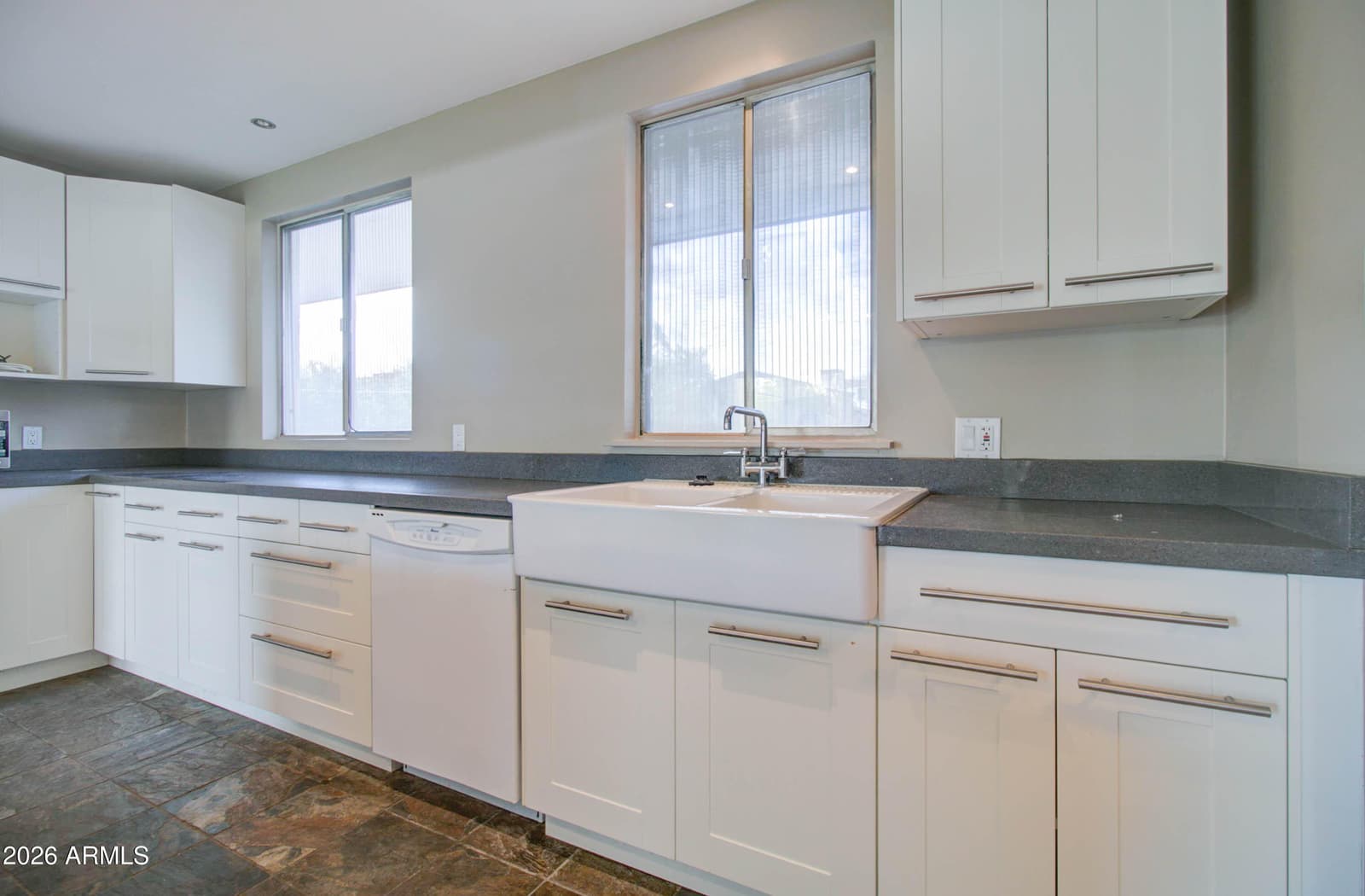3242 E Camelback Road 207, Phoenix, AZ 85018 — photo 8 of 25