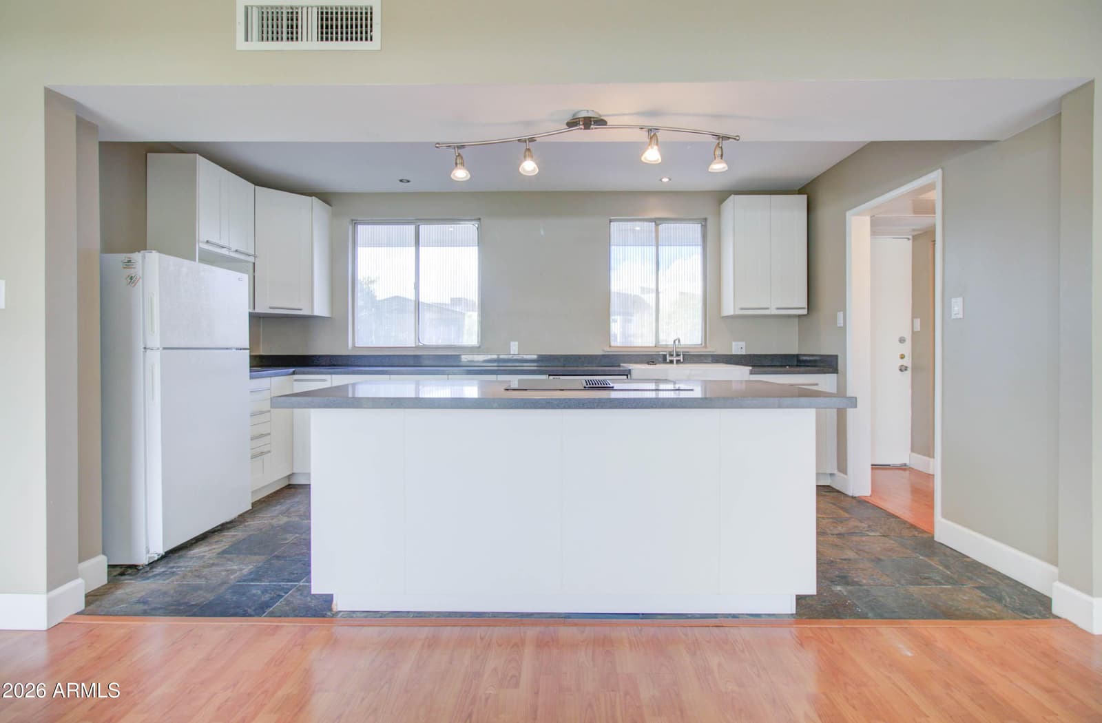 3242 E Camelback Road 207, Phoenix, AZ 85018 — photo 10 of 25