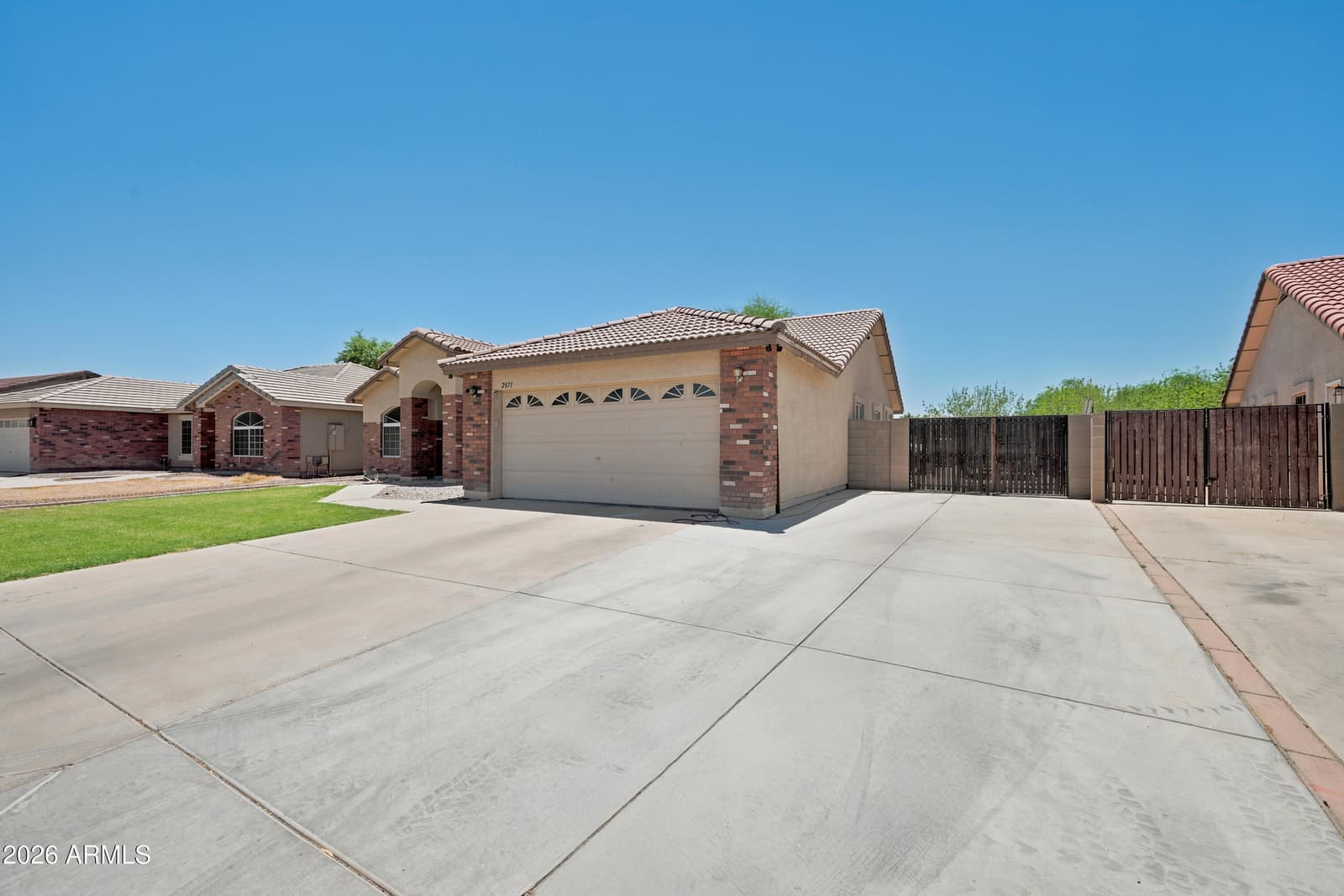 2871 E MORGAN Drive, Gilbert, AZ 85295 — photo 2 of 30