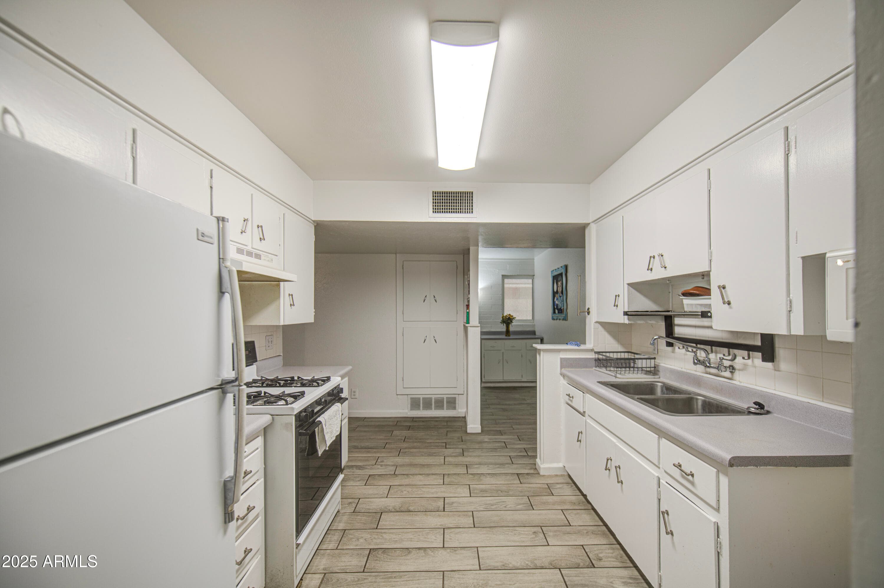 4727 N 50TH Drive, Phoenix, AZ 85031 — photo 13 of 29