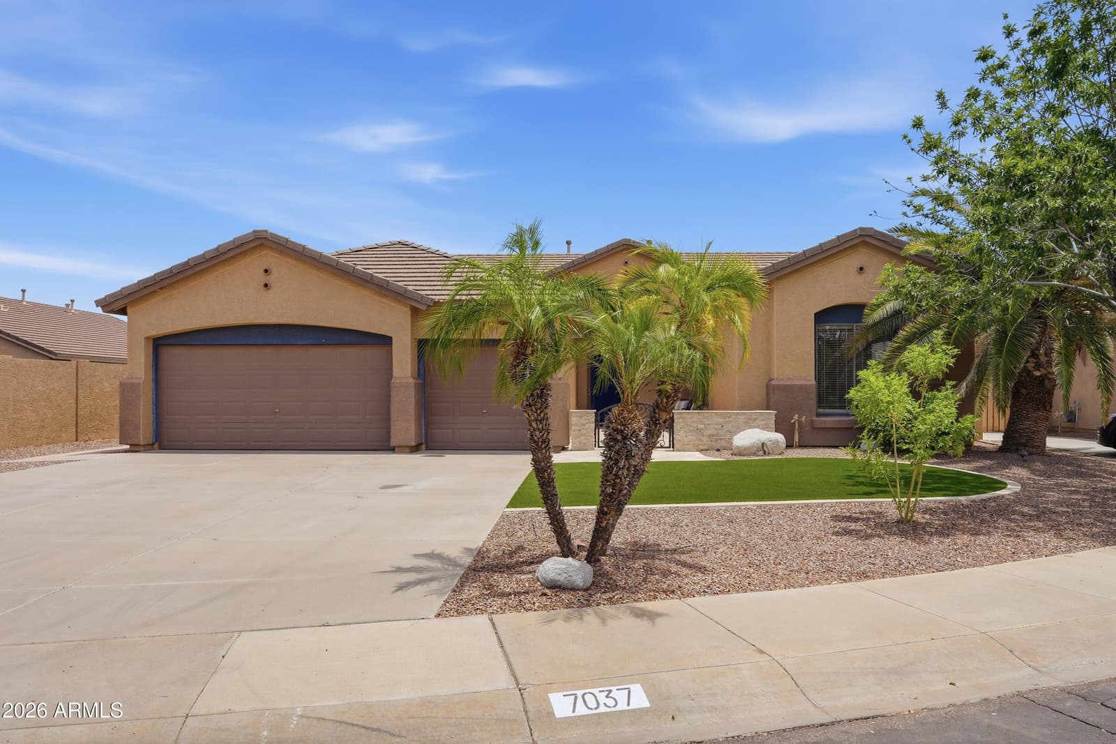 7037 S TROPHY Lane, Gilbert, AZ 85298 — photo 8 of 56