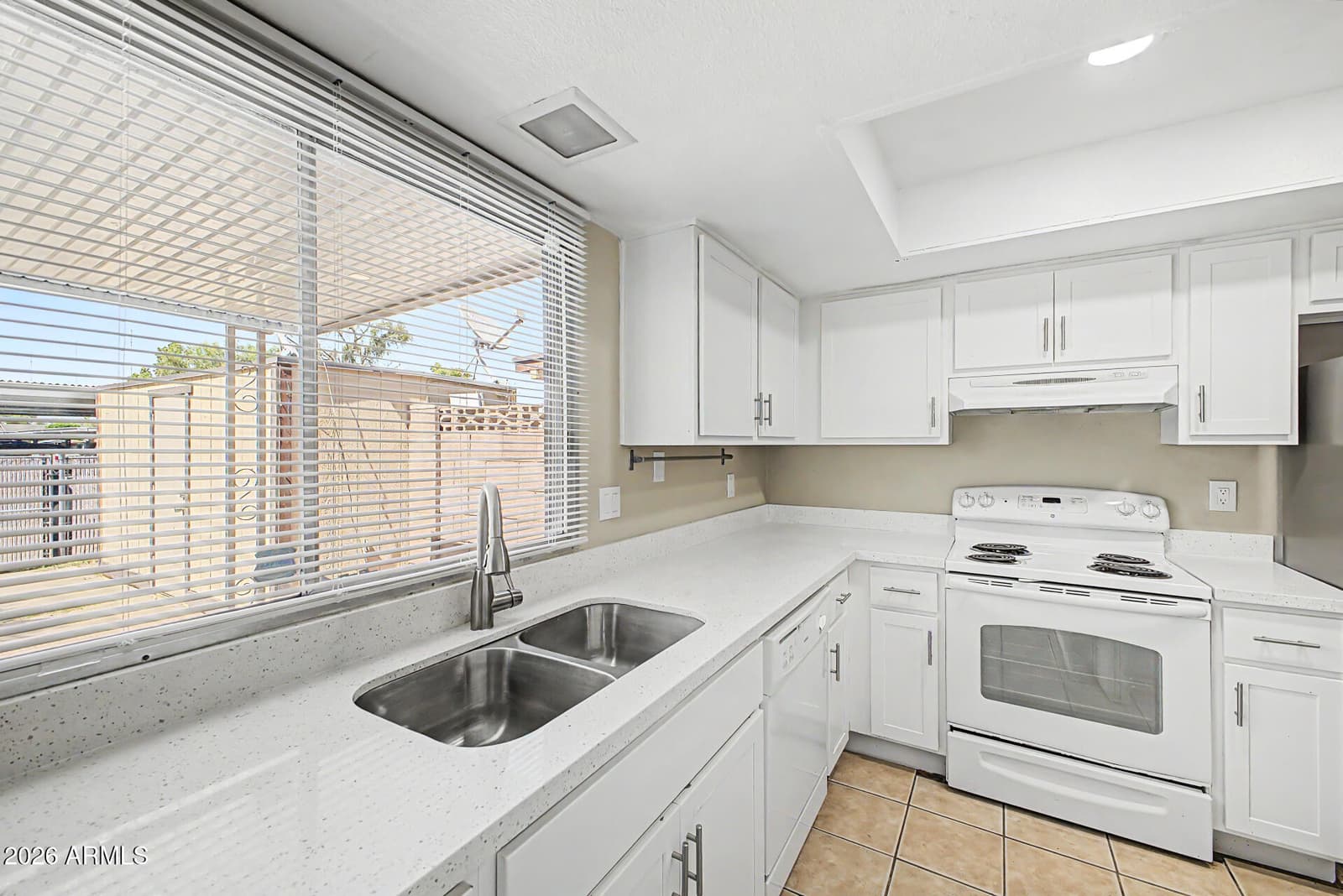6138 N 30TH Avenue, Phoenix, AZ 85017 — photo 10 of 29