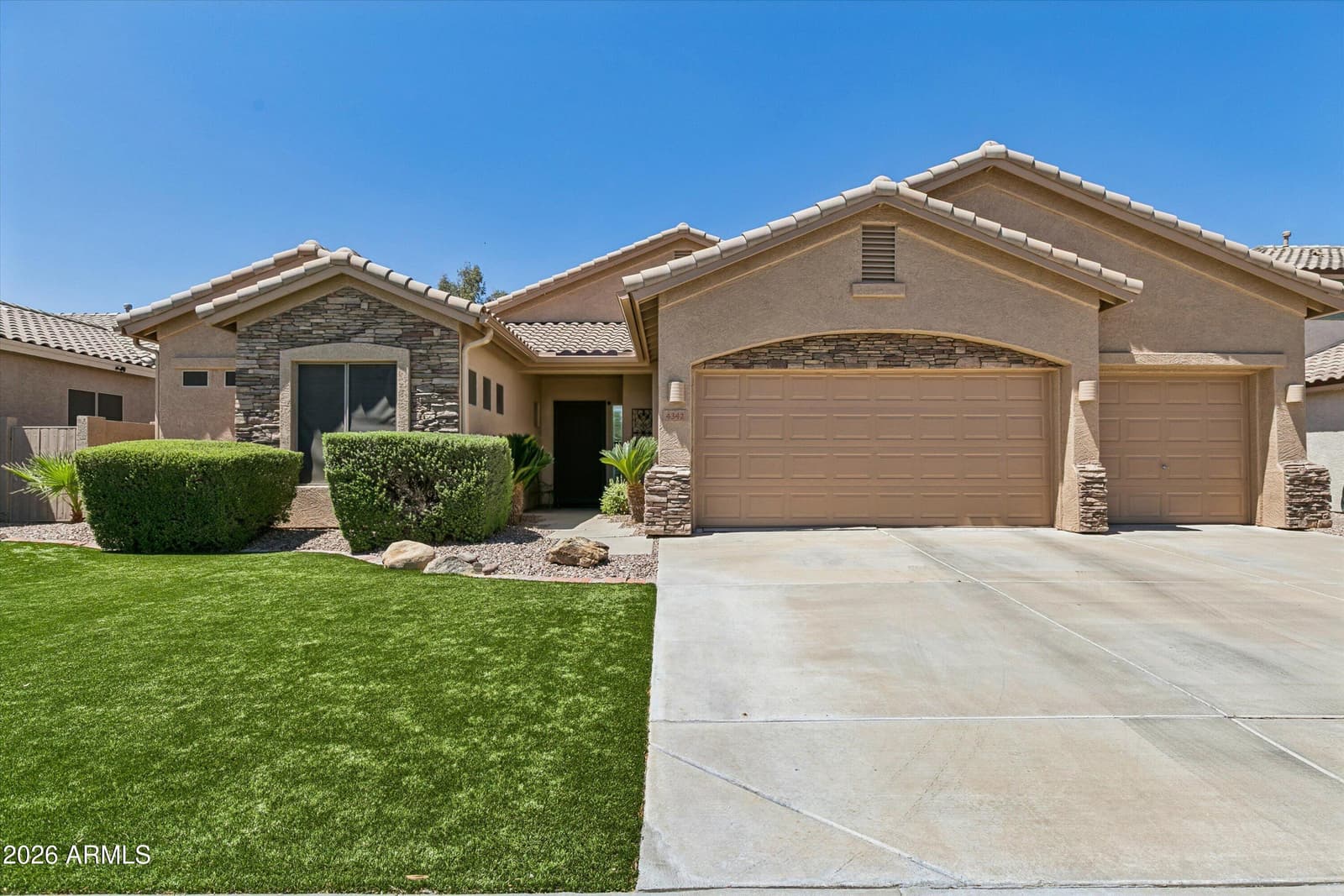 4342 W HACKAMORE Drive, Phoenix, AZ 85083 — photo 8 of 46