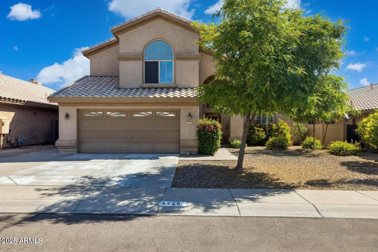 4626 E SUMMERHAVEN Drive, Phoenix, AZ 85044 — photo 2 of 45