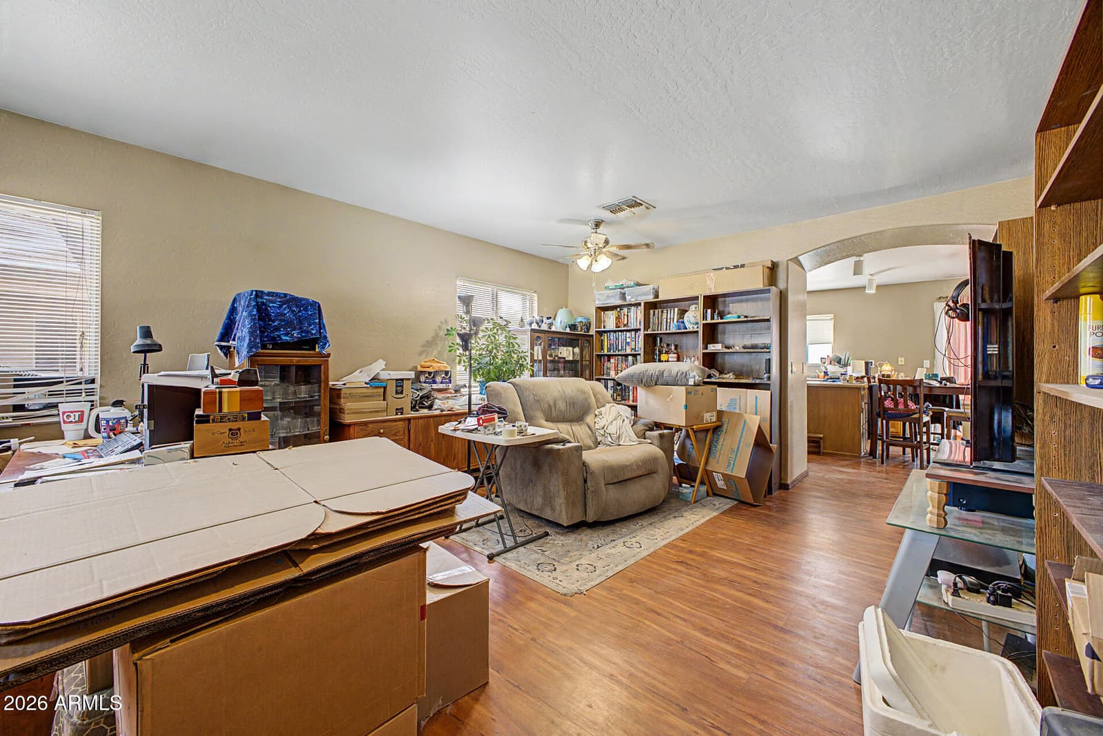 6237 W WOOD Street, Phoenix, AZ 85043 — photo 4 of 33