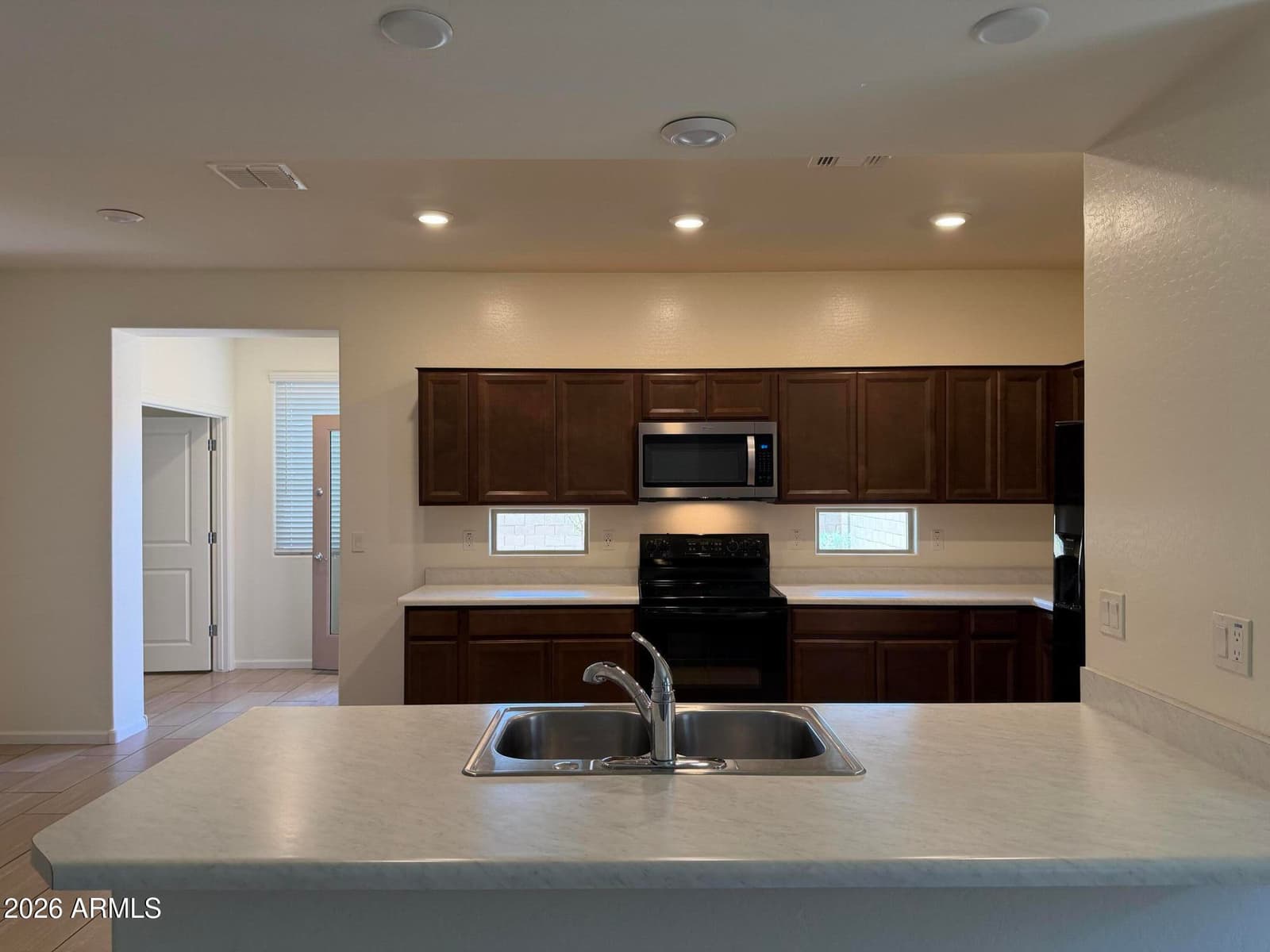 6628 S 4TH Street, Phoenix, AZ 85042 — photo 8 of 28