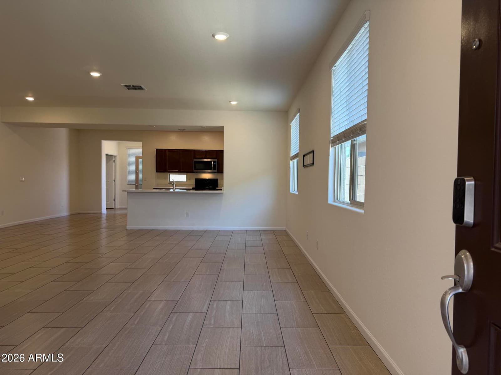 6628 S 4TH Street, Phoenix, AZ 85042 — photo 4 of 28