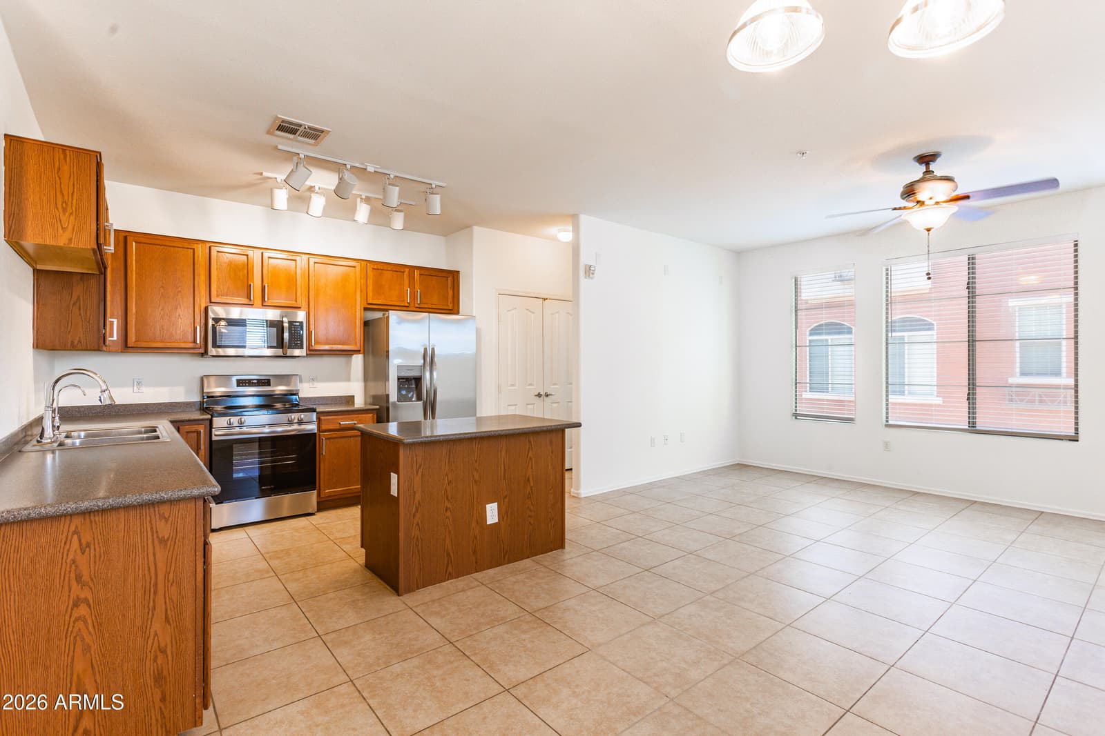 240 W JUNIPER Avenue 1257, Gilbert, AZ 85233 — photo 4 of 28
