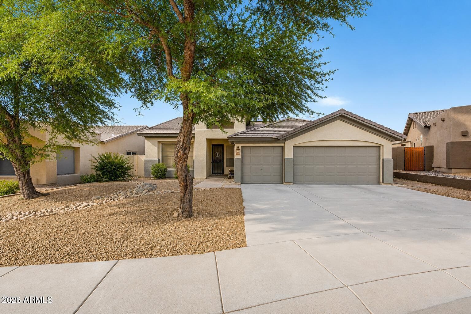 11477 S COOLWATER Drive, Goodyear, AZ 85338 — photo 2 of 51