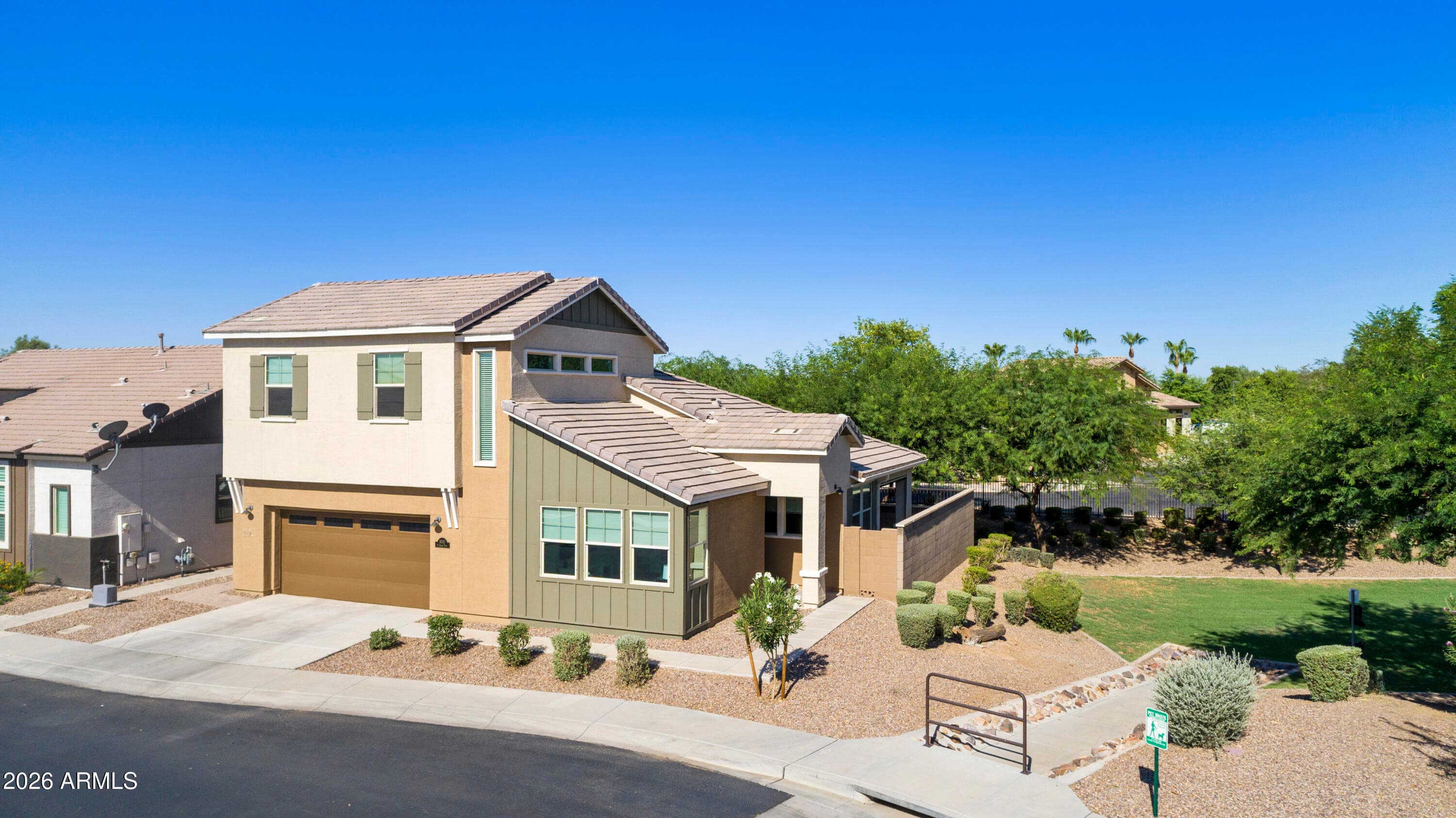 3030 S AMBER Drive, Chandler, AZ 85286 — photo 2 of 59