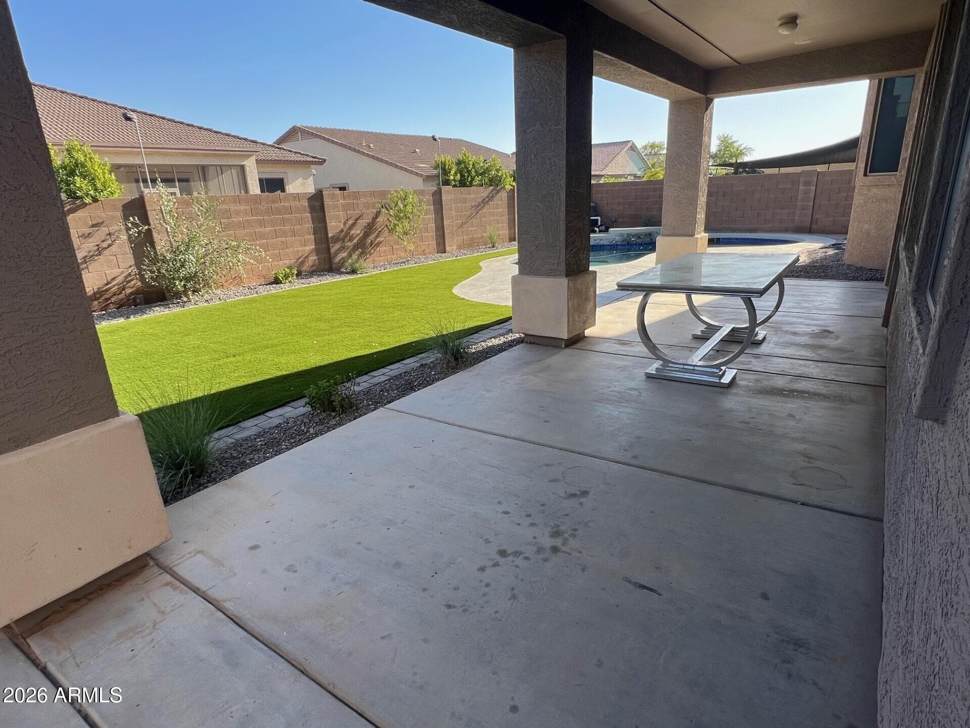 7521 W SOUTHGATE Avenue, Phoenix, AZ 85043 — photo 9 of 21