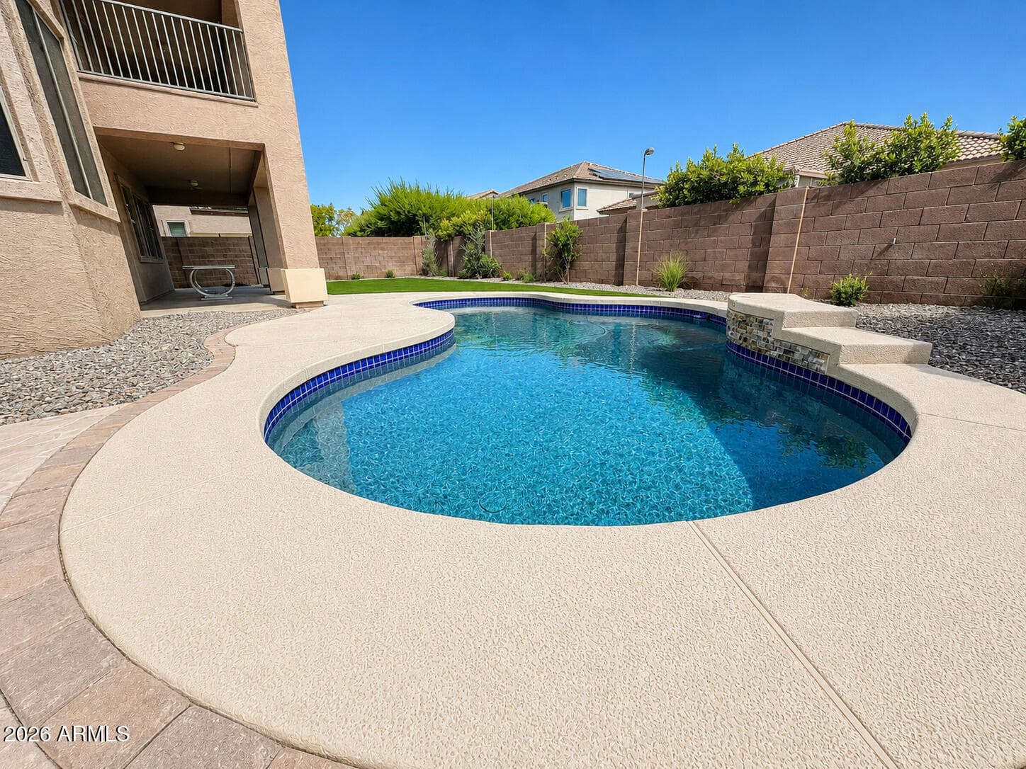 7521 W SOUTHGATE Avenue, Phoenix, AZ 85043 — photo 6 of 21