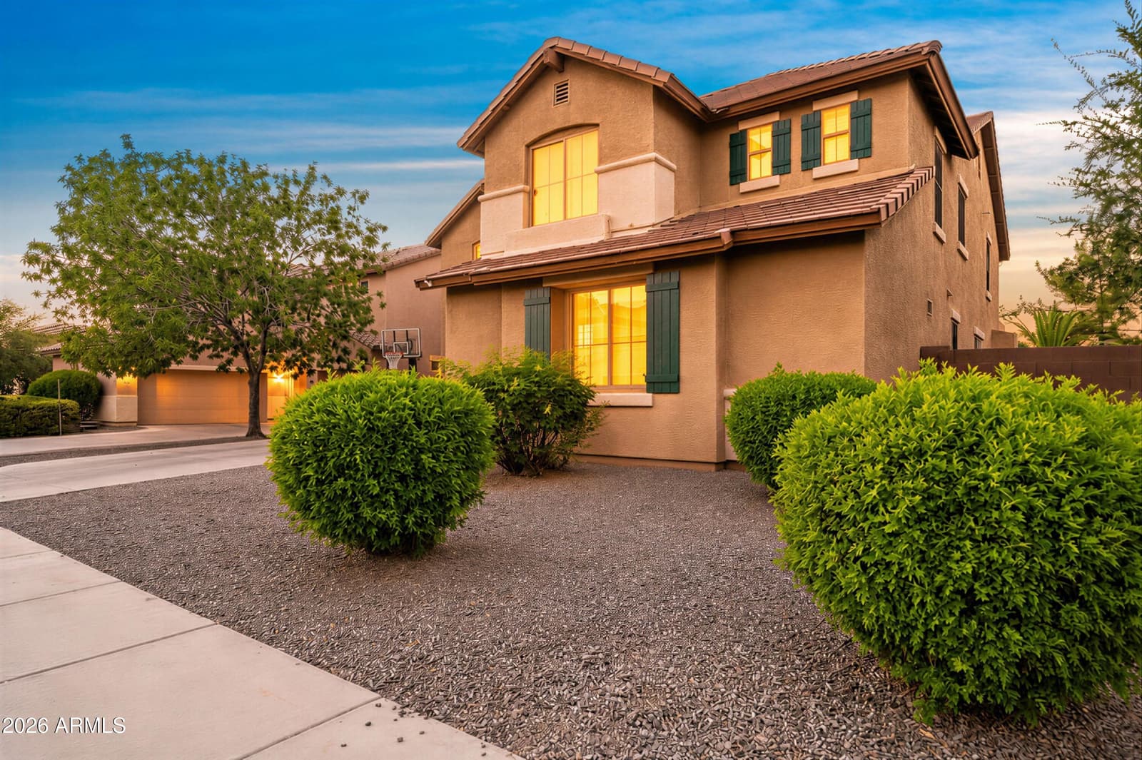 742 E KINGBIRD Drive, Gilbert, AZ 85297 — photo 4 of 45