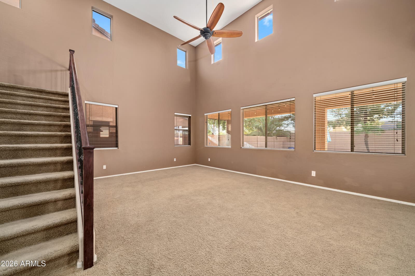 742 E KINGBIRD Drive, Gilbert, AZ 85297 — photo 7 of 45