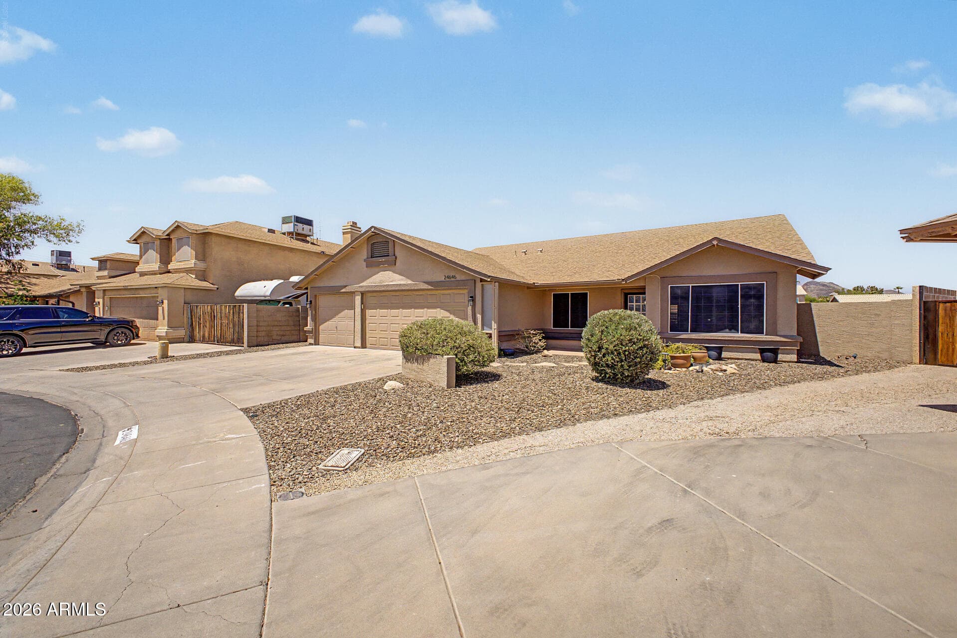 24646 N 42ND Lane, Glendale, AZ 85310 — photo 3 of 32