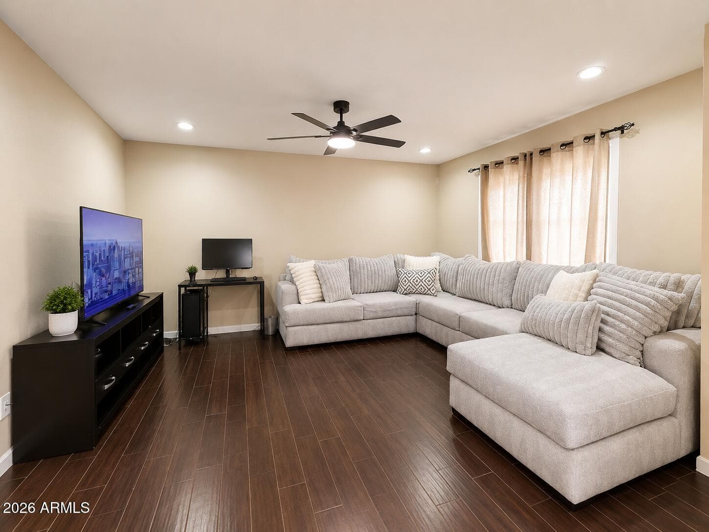 5719 N 44th Lane, Glendale, AZ 85301 — photo 3 of 25
