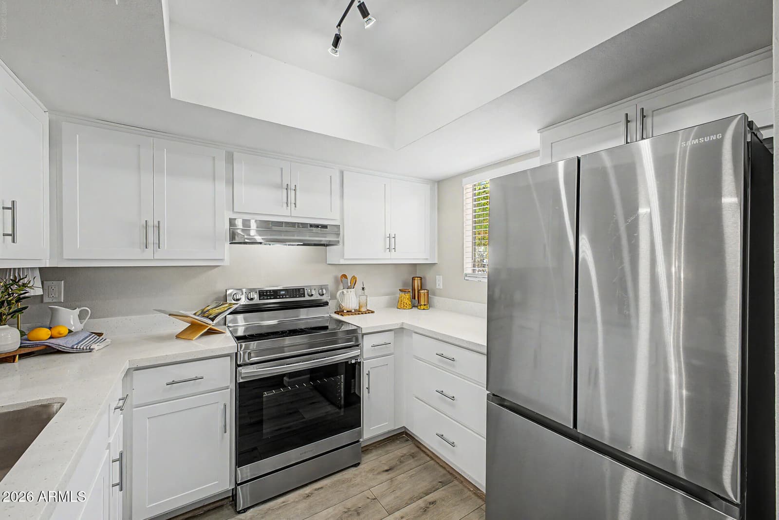 1601 W SUNNYSIDE Drive 166, Phoenix, AZ 85029 — photo 9 of 26