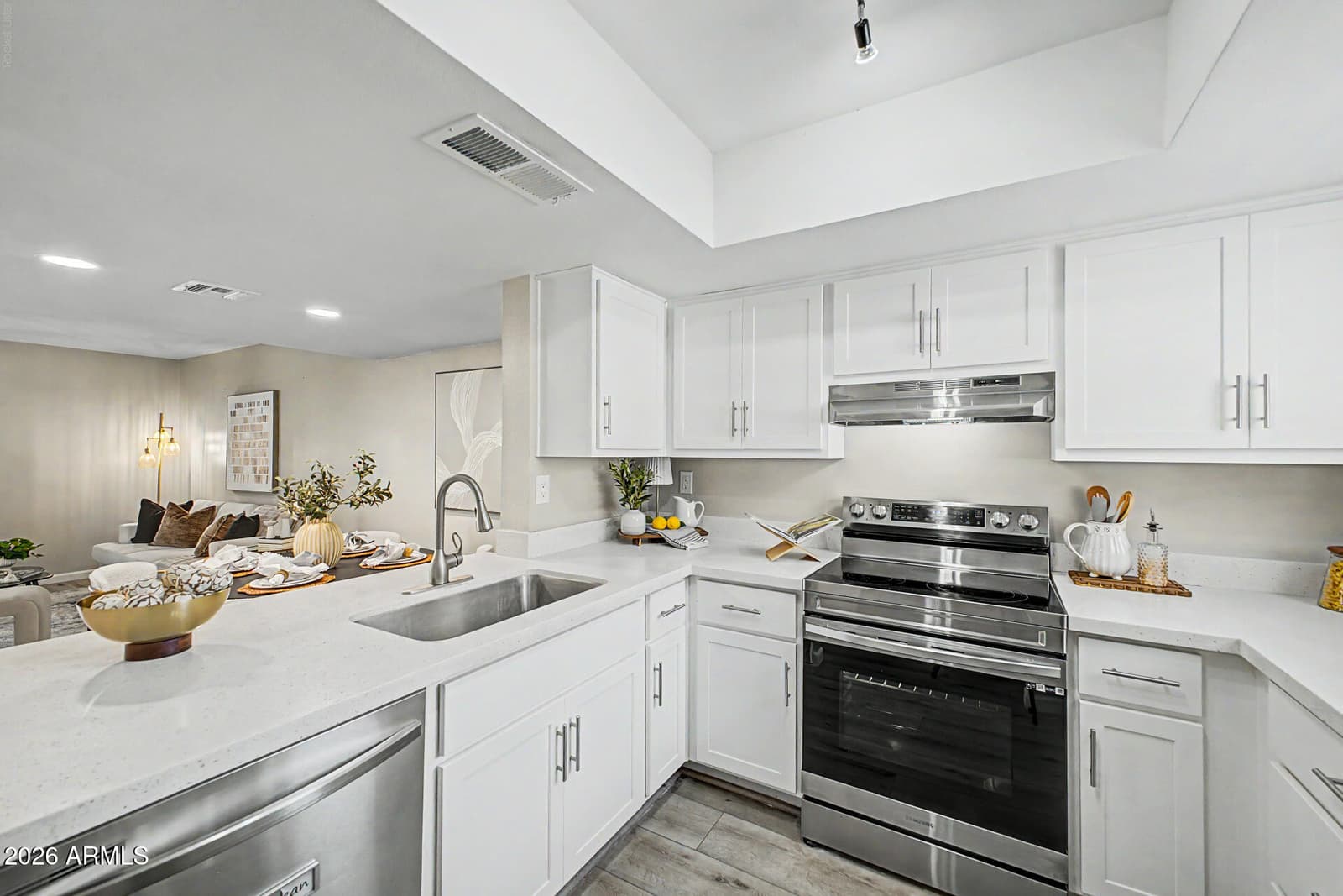 1601 W SUNNYSIDE Drive 166, Phoenix, AZ 85029 — photo 10 of 26