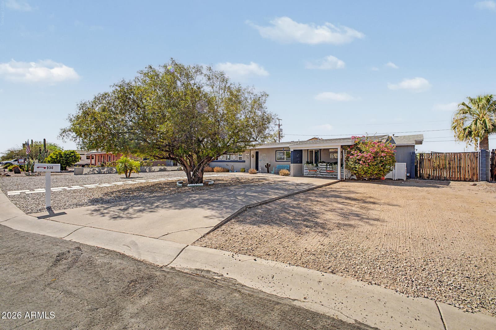 930 E DESERT Avenue, Apache Junction, AZ 85119 — photo 3 of 43