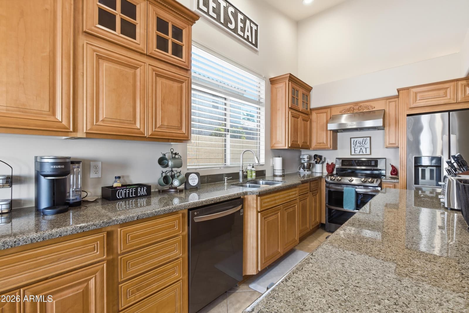 4442 E GRAYTHORN Street, Phoenix, AZ 85044 — photo 9 of 33