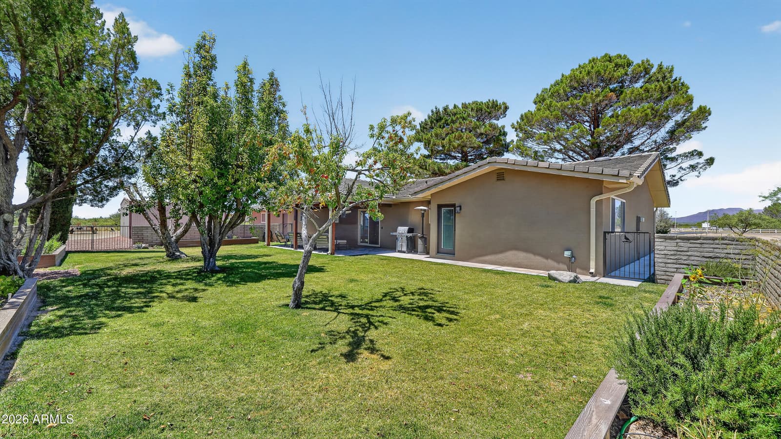 194 S TAYLOR Road, Willcox, AZ 85643 — photo 4 of 59
