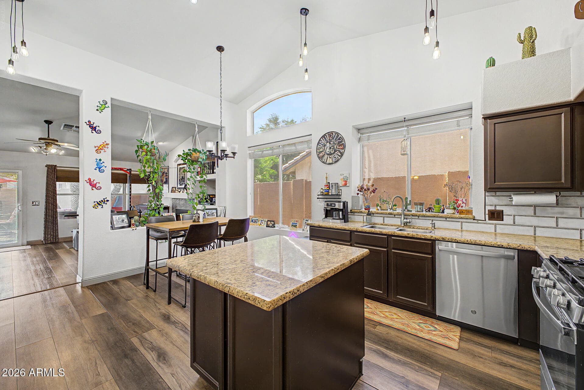 546 S BURK Street, Gilbert, AZ 85296 — photo 12 of 32