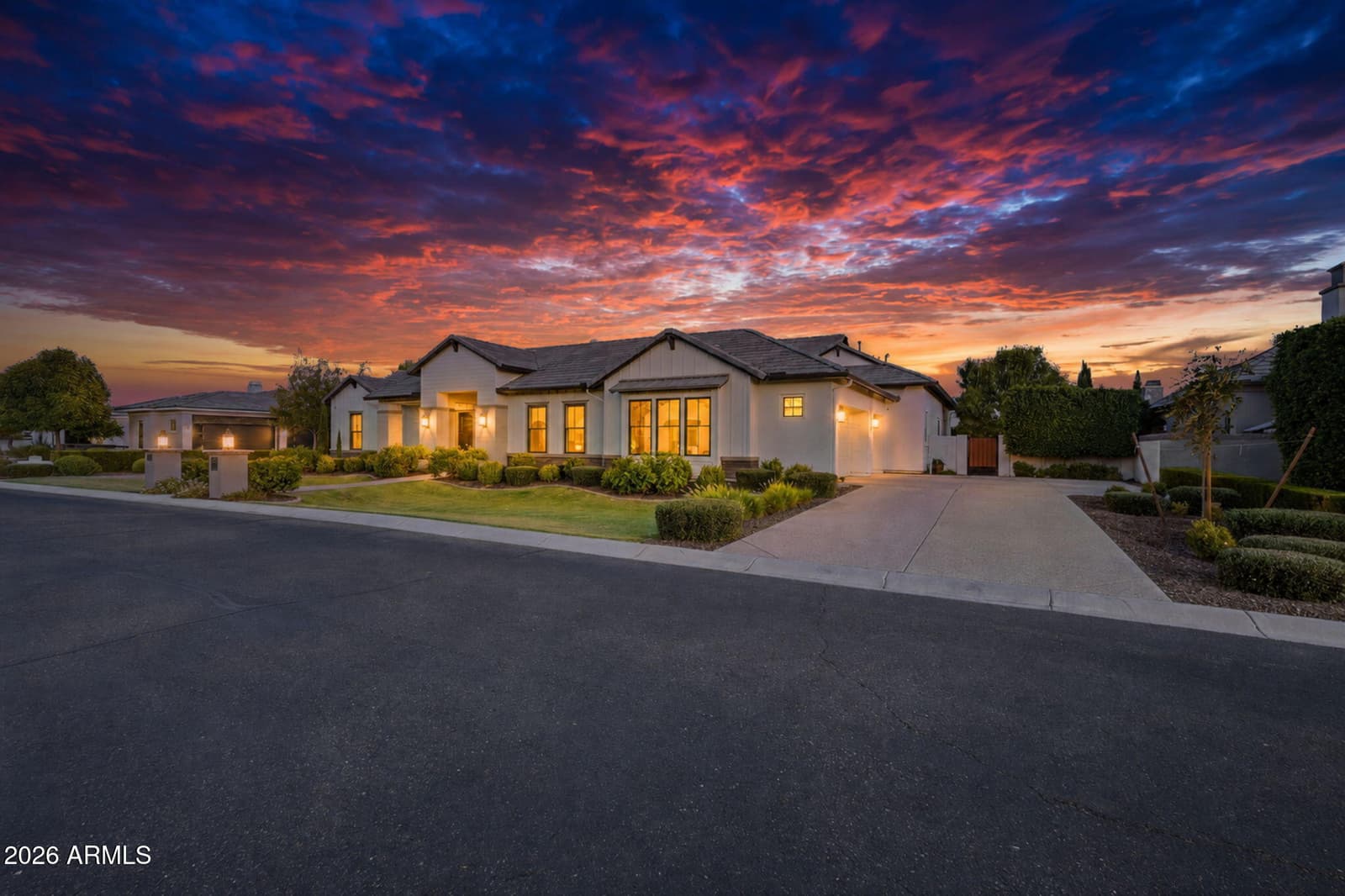 2653 E ORIOLE Drive, Gilbert, AZ 85297 — photo 9 of 122
