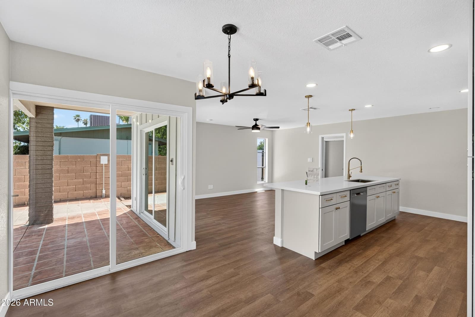 12629 N ROSEWOOD Avenue, Phoenix, AZ 85029 — photo 3 of 31