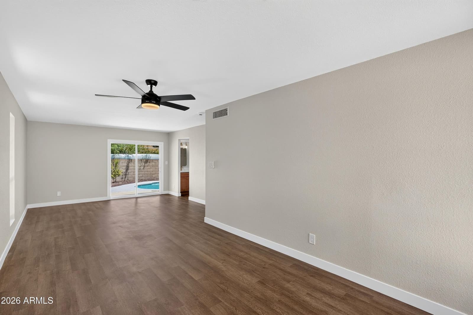 12629 N ROSEWOOD Avenue, Phoenix, AZ 85029 — photo 8 of 31