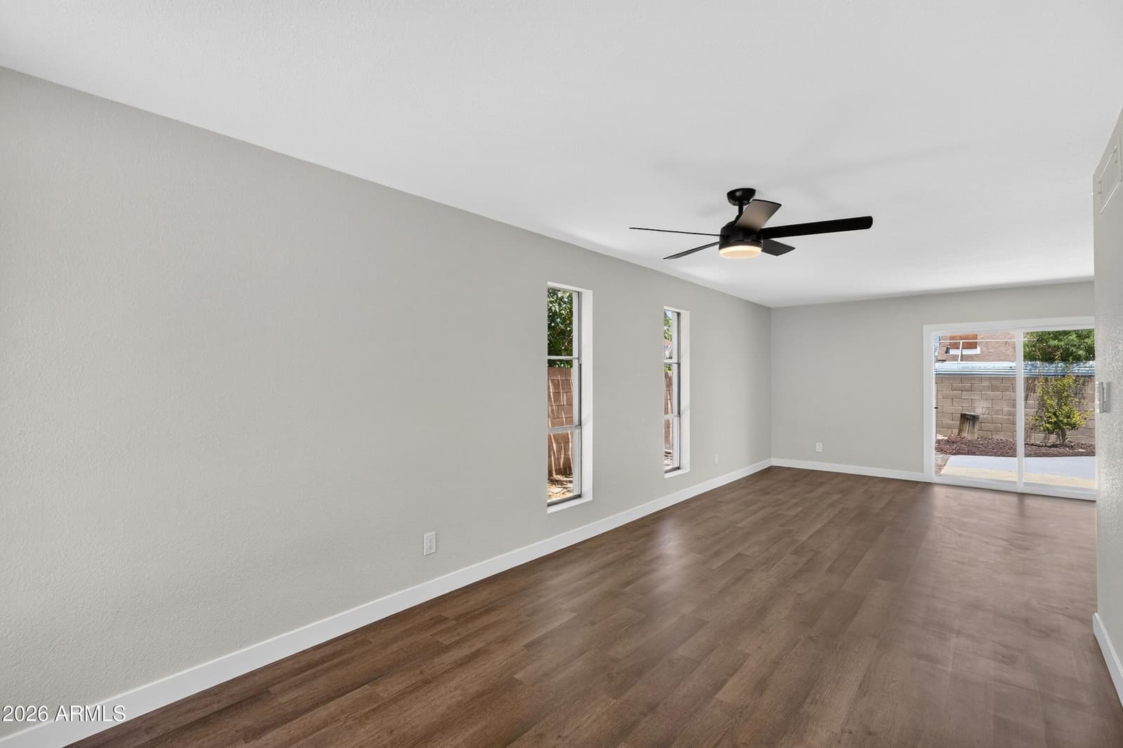 12629 N ROSEWOOD Avenue, Phoenix, AZ 85029 — photo 9 of 31